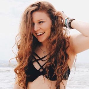 Meet your Posher, Devin